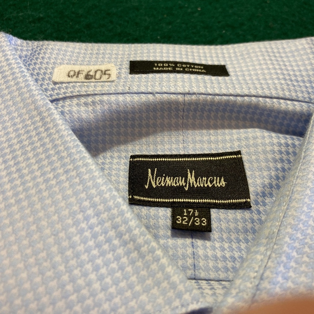 Neiman Marcus blue and white 17.5/32-33.